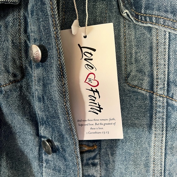 NWT Women's Blue Denim Jean Jacket w/ “Faith” embroidered Size Small - Picture 6 of 9
